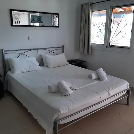 In With Sea Views & Pool